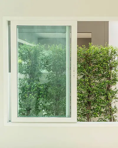 ventana abatible de pvc